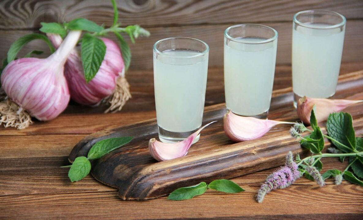 Garlic tincture for strength